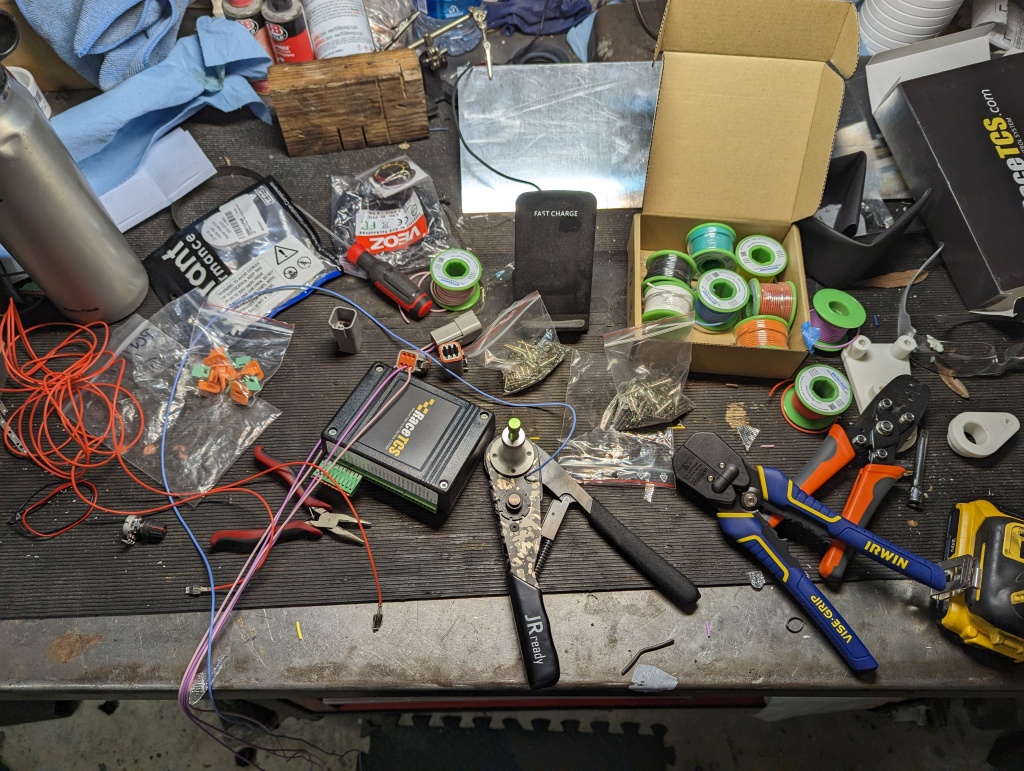 Traction: a control issue (RaceTCS discussion and DIY experience)